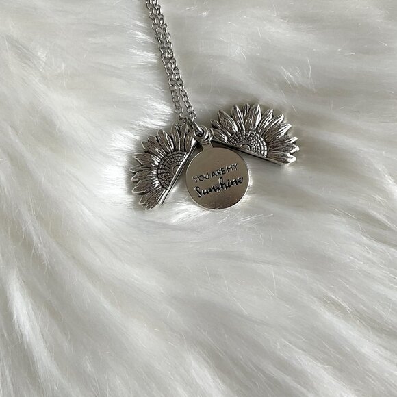 YOU ARE MY SUNSHINE SUNFLOWER NECKLACE LOCKET HIDDEN MESSASSAGE - Picture 4 of 7